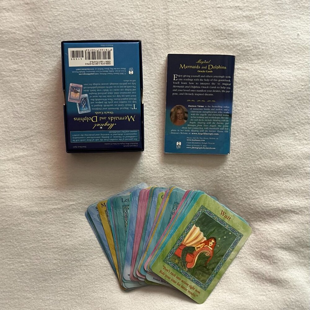 “Magical Mermaids & Dolphins” Oracle Cards - Picture 2 of 7